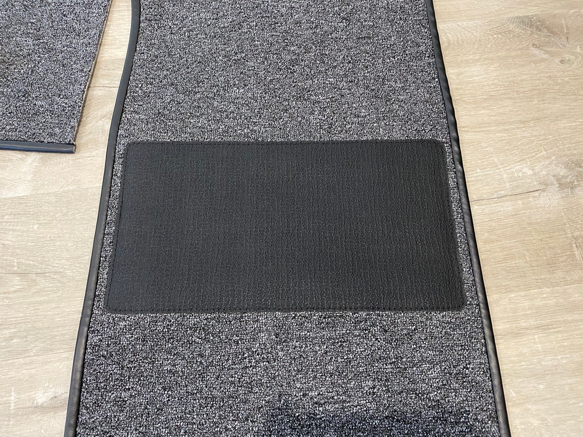 BMW 2002 Carpet Kit floor mat salt and pepper