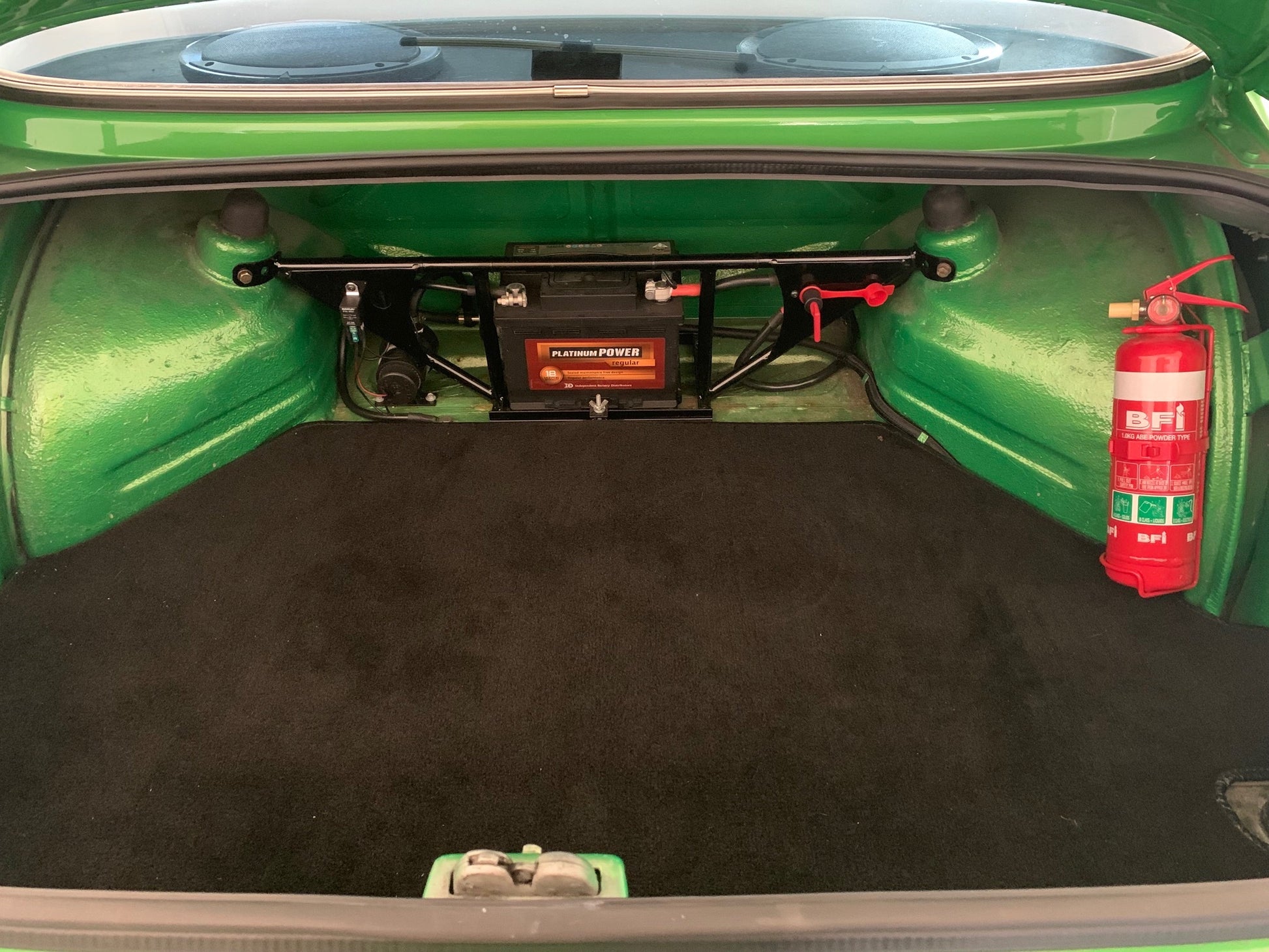 BMW 2002 carpet Kit boot trunk with rear battery